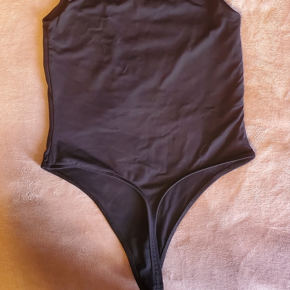 Babaton square neck bodysuit - Picture 4 of 4